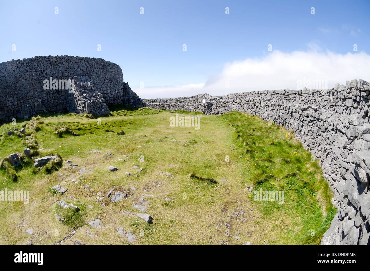 Les anneaux intérieurs de Dun Aonghasa (Dun Aengus) fort préhistorique, l'Inishmore, Îles d'Aran, en Irlande. Banque D'Images