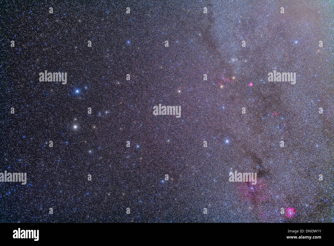 Vue grand champ de la constellation Gemini avec de nombreux objets du ciel profond visible. Banque D'Images