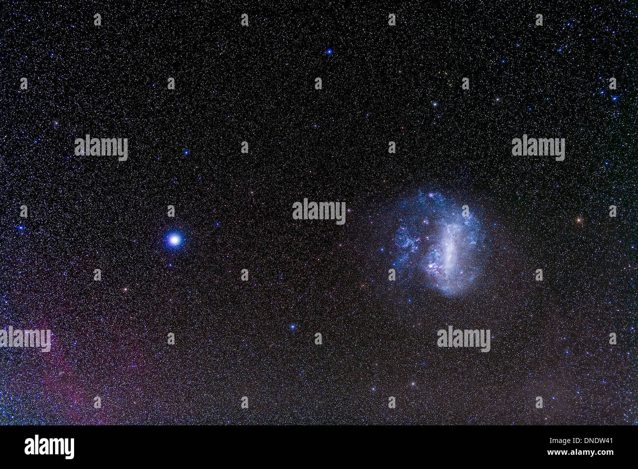 Le Grand Nuage de Magellan et bright star Canopus. Banque D'Images
