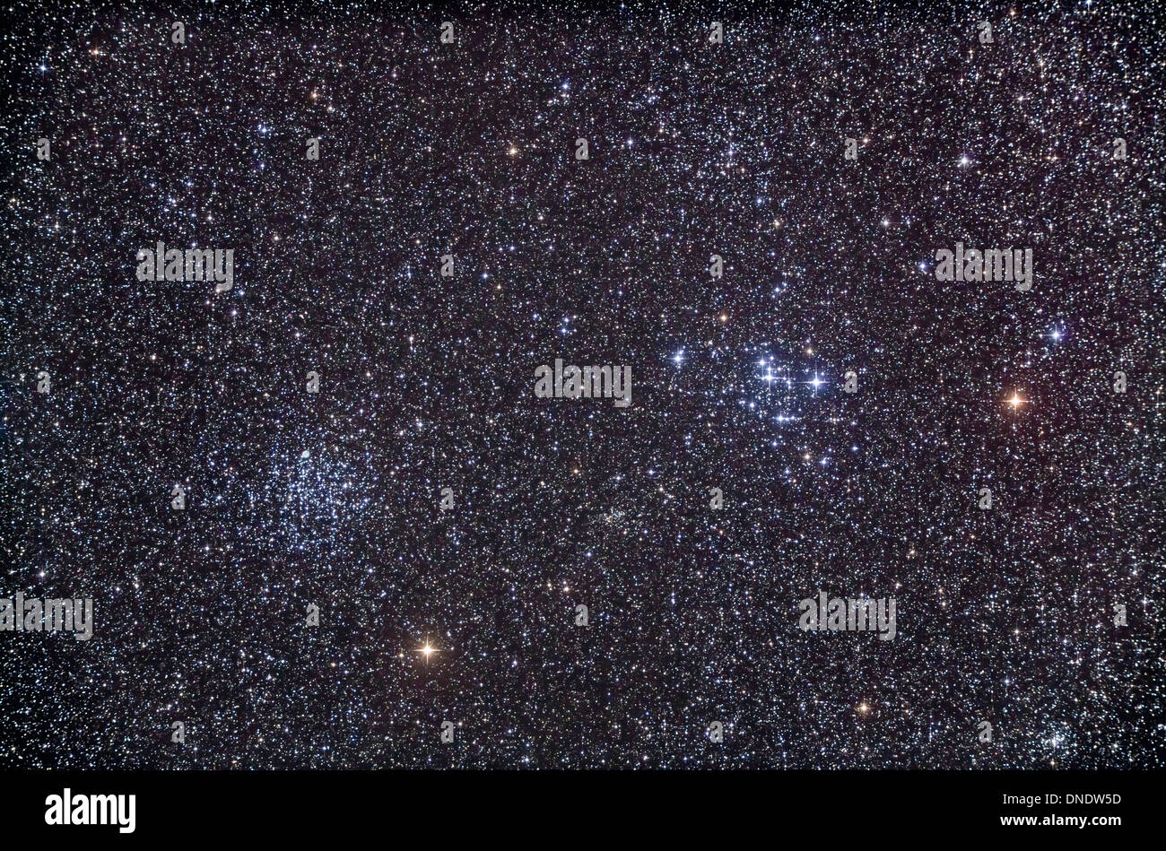 Ouvrez les amas Messier 46 et Messier 47 dans la constellation de Puppis. Banque D'Images