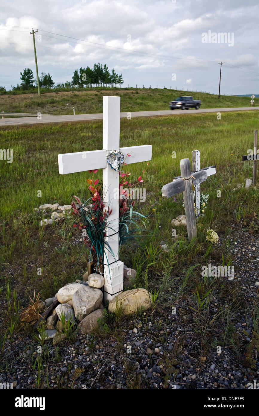 La croix de la route près de Cochrane, Alberta, Canada. Banque D'Images