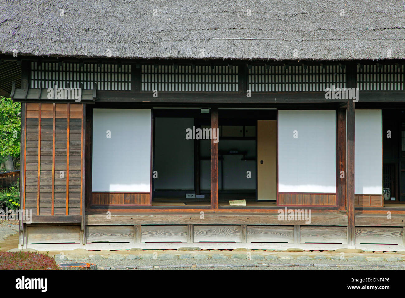 Vieille maison japonaise avec portes coulissantes shoji Japon Tokyo Banque D'Images