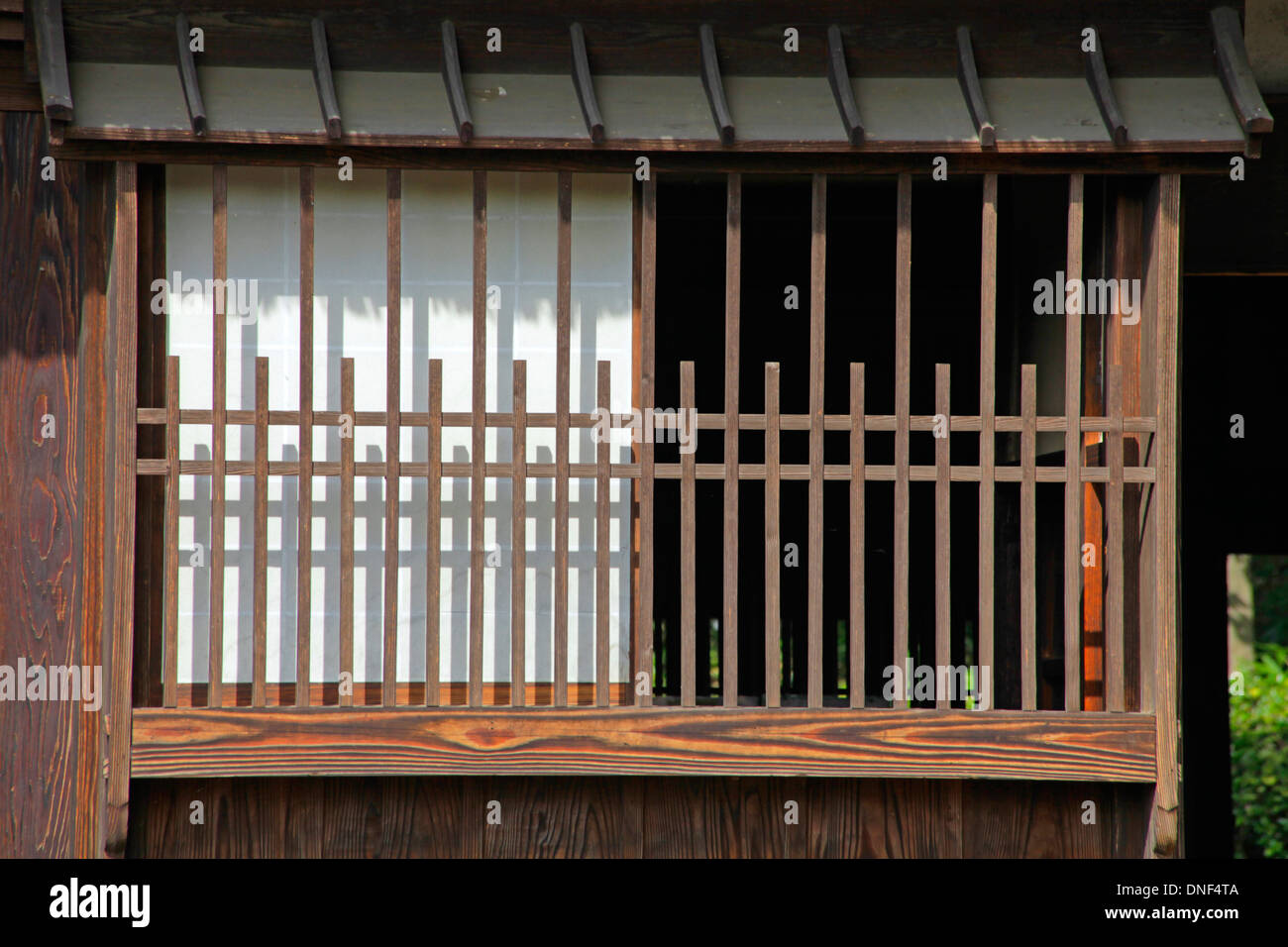 Fenêtre grillagées avec shoji de vieille maison japonaise Tokyo Japon Banque D'Images