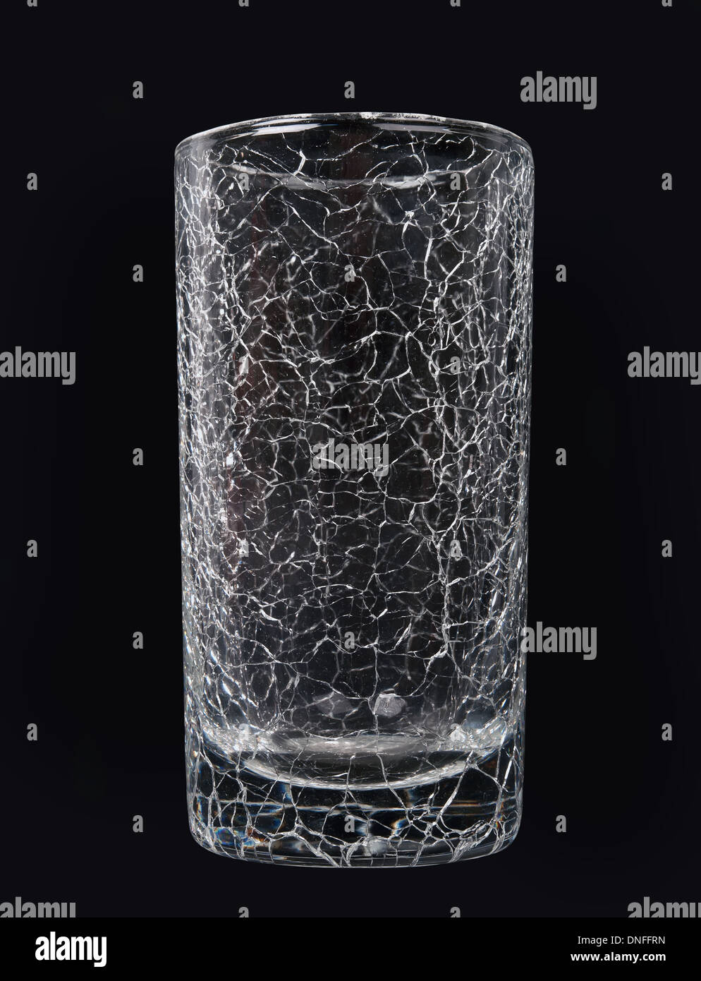 Abstract surface de verre cassé sur fond noir Banque D'Images