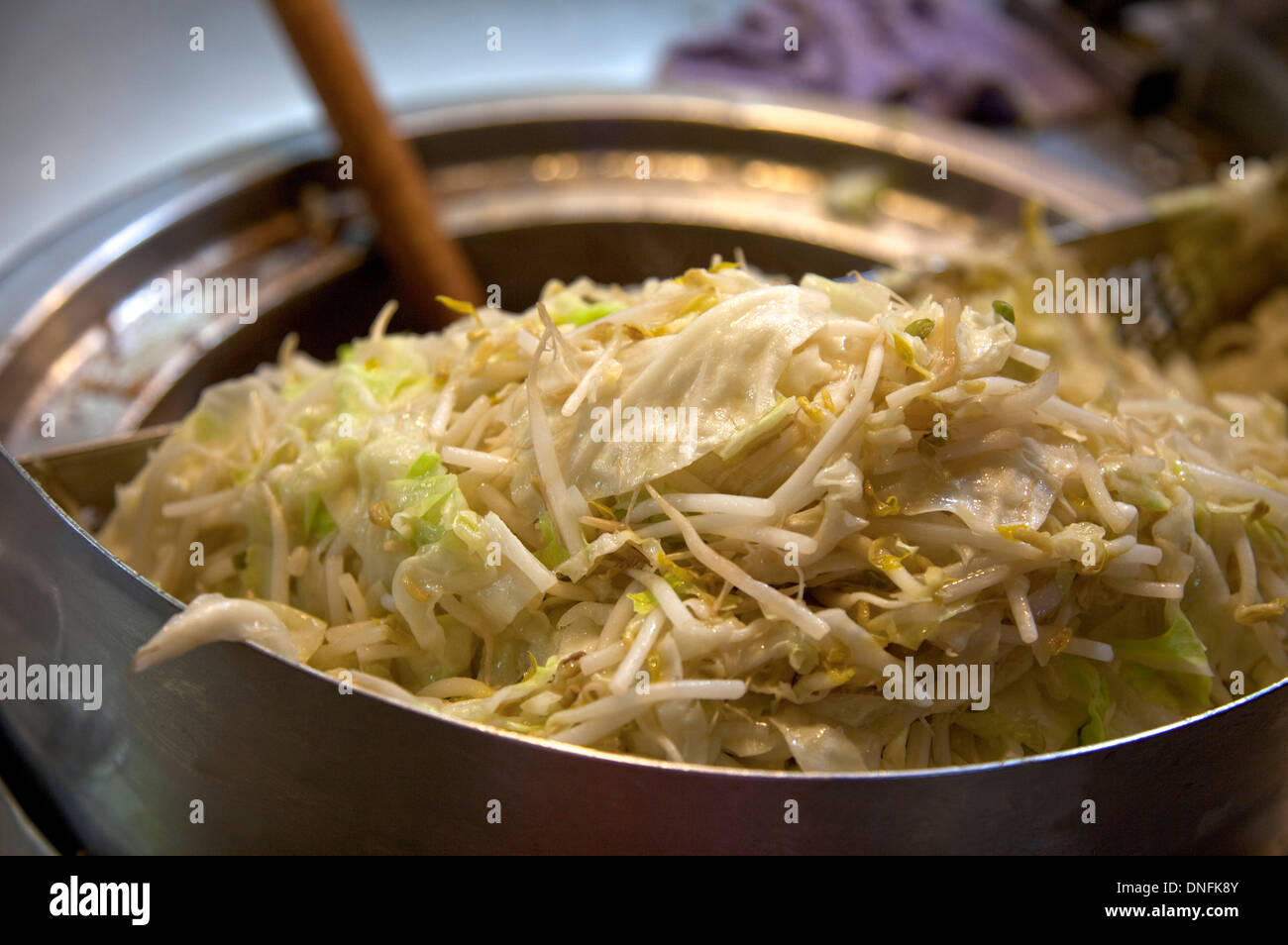 Marché de nuit, le chou, fèves germées, collation, Yilan, Taïwan, l'Asie Banque D'Images