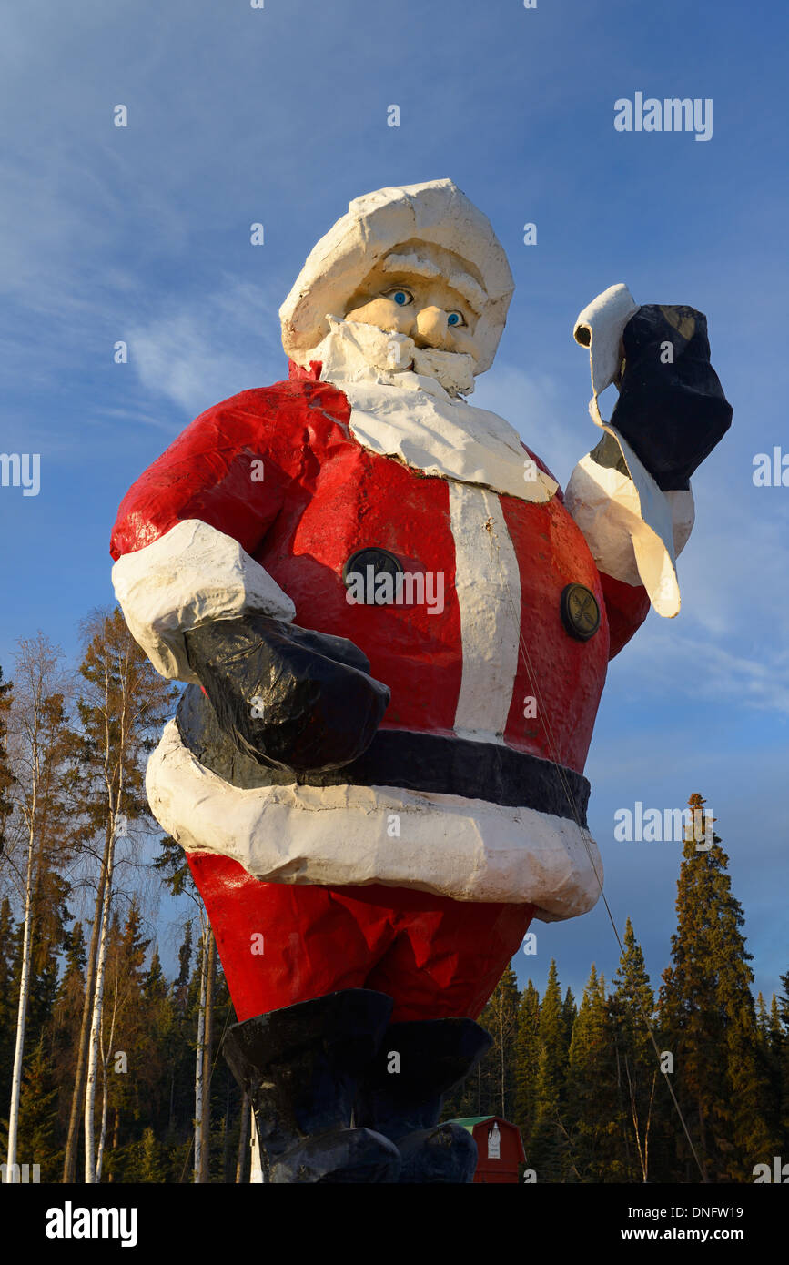 Statue du Père Noël géant à Santaland en pôle nord de l'Alaska États-Unis Banque D'Images