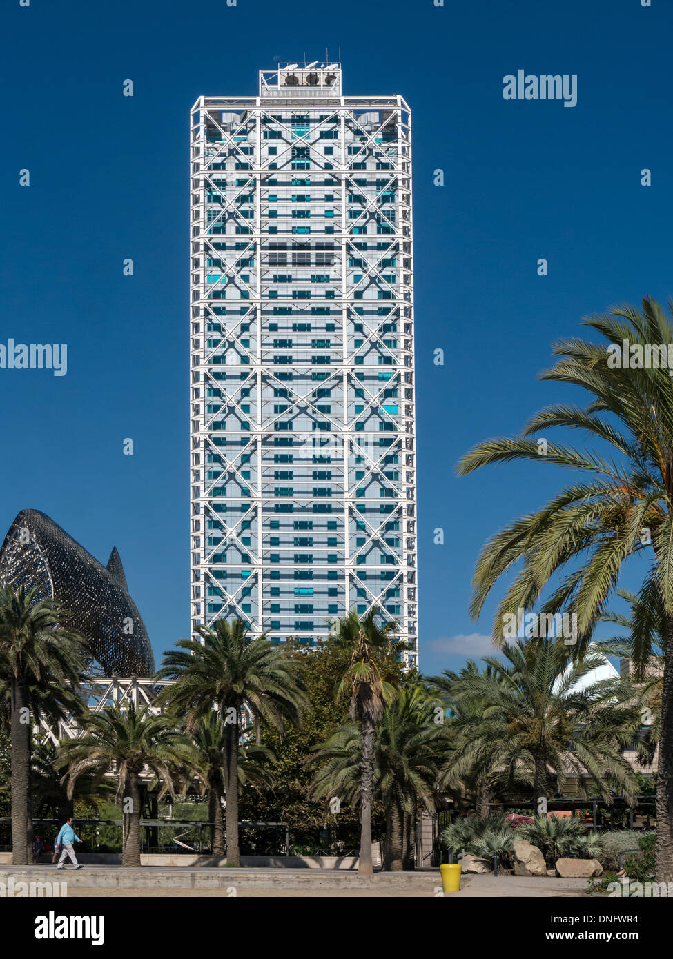 BARCELONE, ESPAGNE - SEPTEMBEER 13, 2013: Vue extérieure de l'Hôtel Arts à Port Olympic Banque D'Images