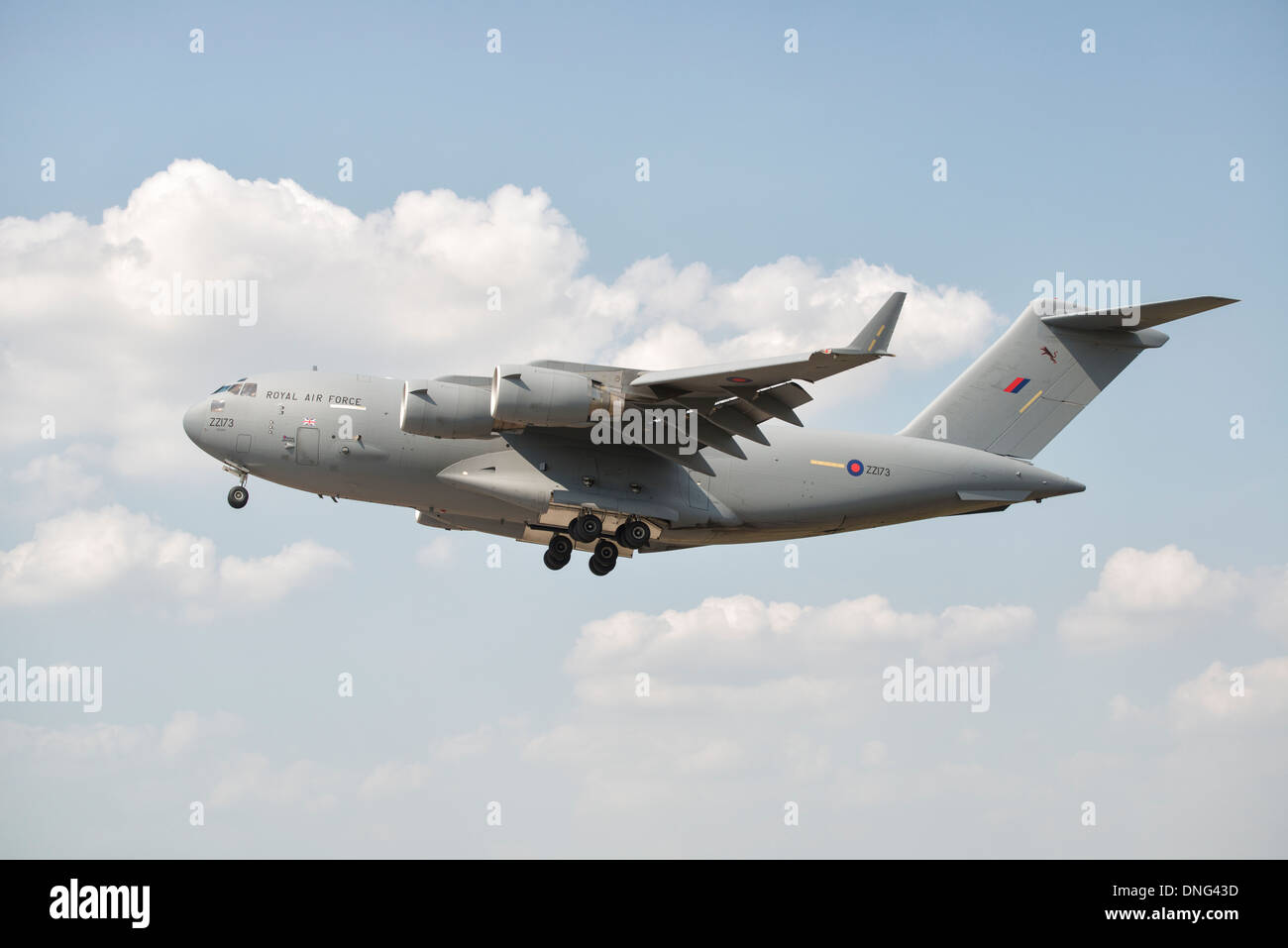 Royal Air Force britannique Boeing C-17A Globemaster à partir de 99 Squadron RAF Fairford pour arrive à la 2013 RIAT Banque D'Images