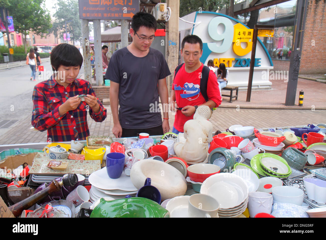 Beijing Chine,Asie,Chinois,Oriental,Chaoyang District,798 Art zone,Dashanzi Art District,ancienne usine 798,gentrification,Bobo Communauté,Asiatiques Banque D'Images