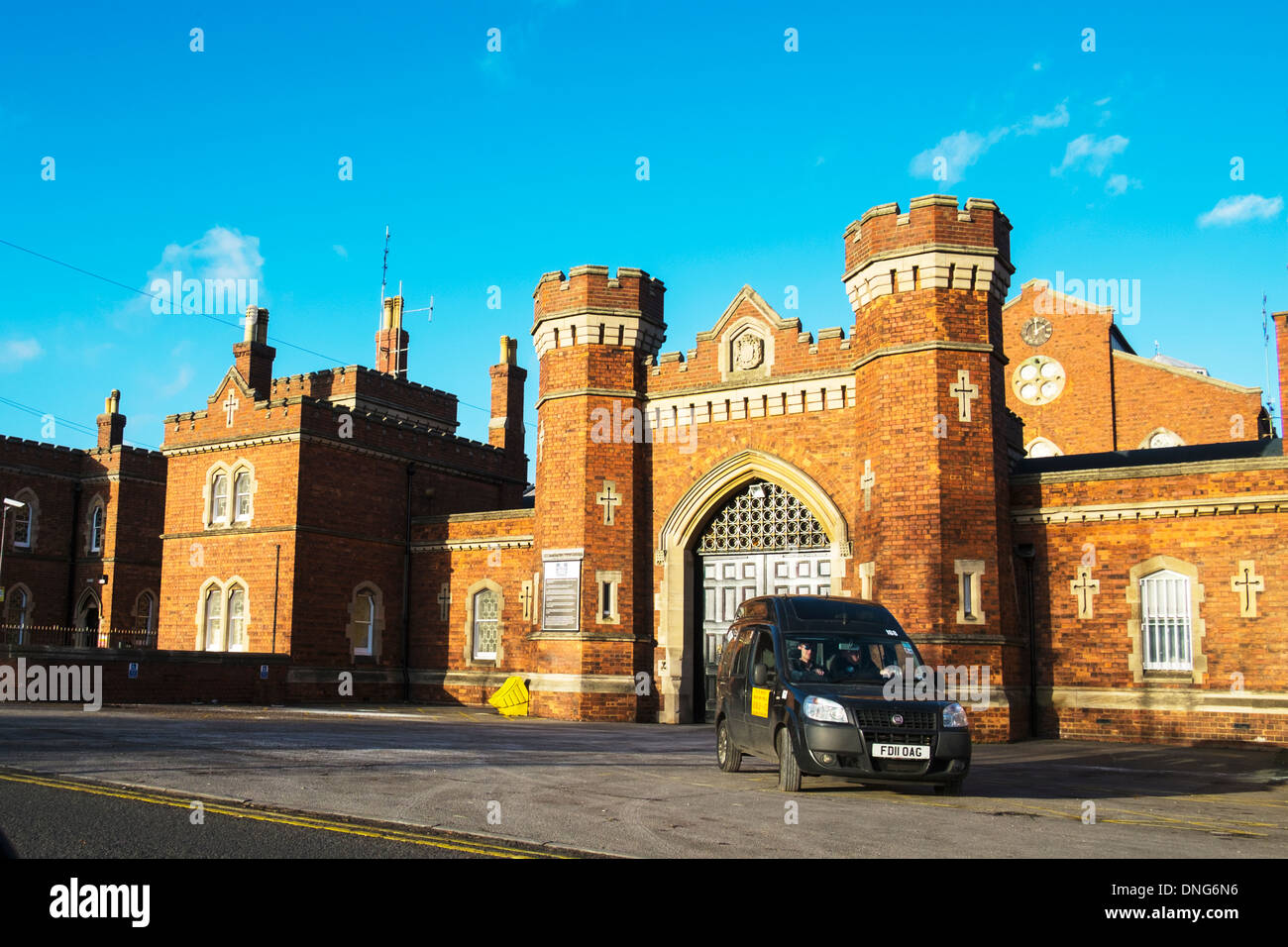 Les portes de la prison HMP Lincoln Lincolnshire England UK façade avant du bâtiment à l'extérieur de la porte Banque D'Images