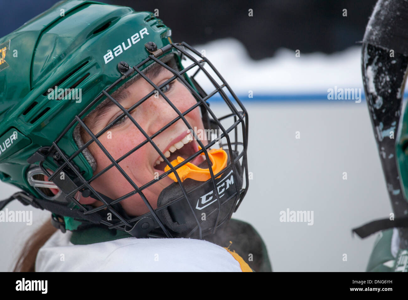 High School Girls Hockey sur Glace Banque D'Images