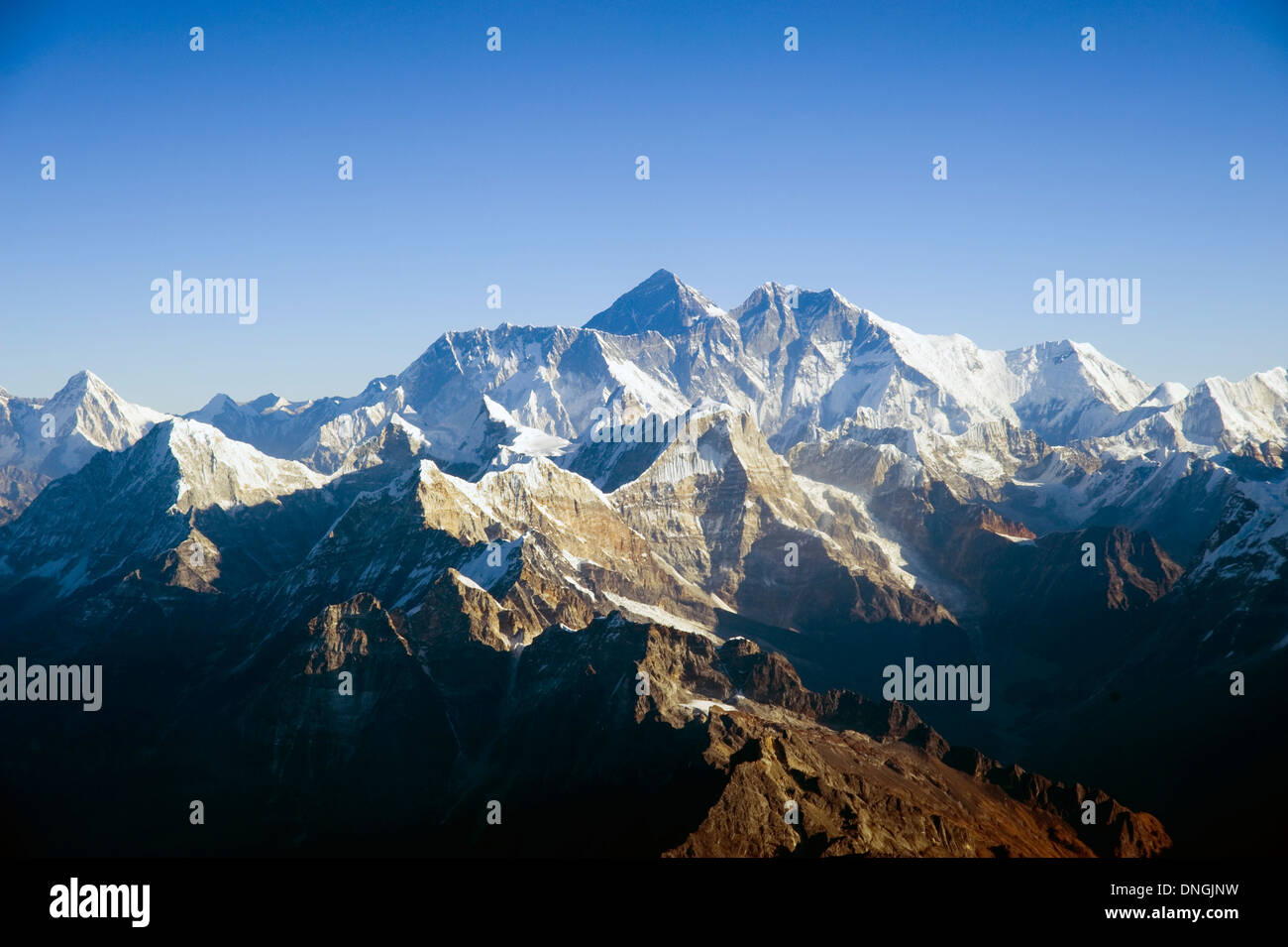 La Chaîne De Montagnes De Lhimalaya Avec Le Mont Everest Au