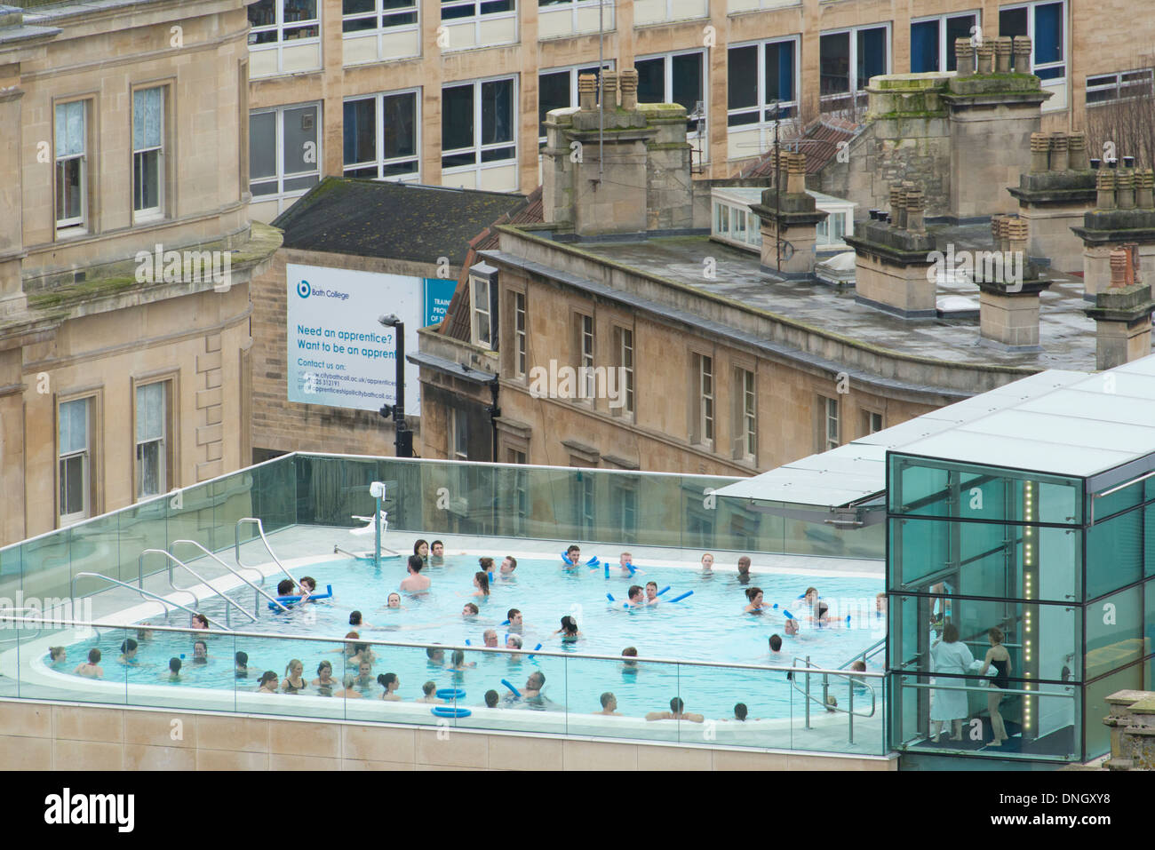Vue aérienne des toits de bain Baignoire piscine Spa Banque D'Images