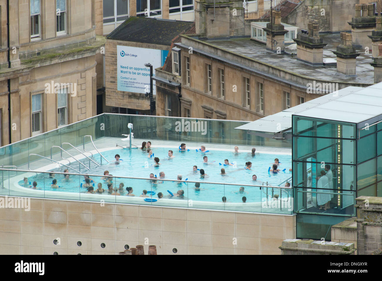 Vue aérienne des toits de bain Baignoire piscine Spa Banque D'Images