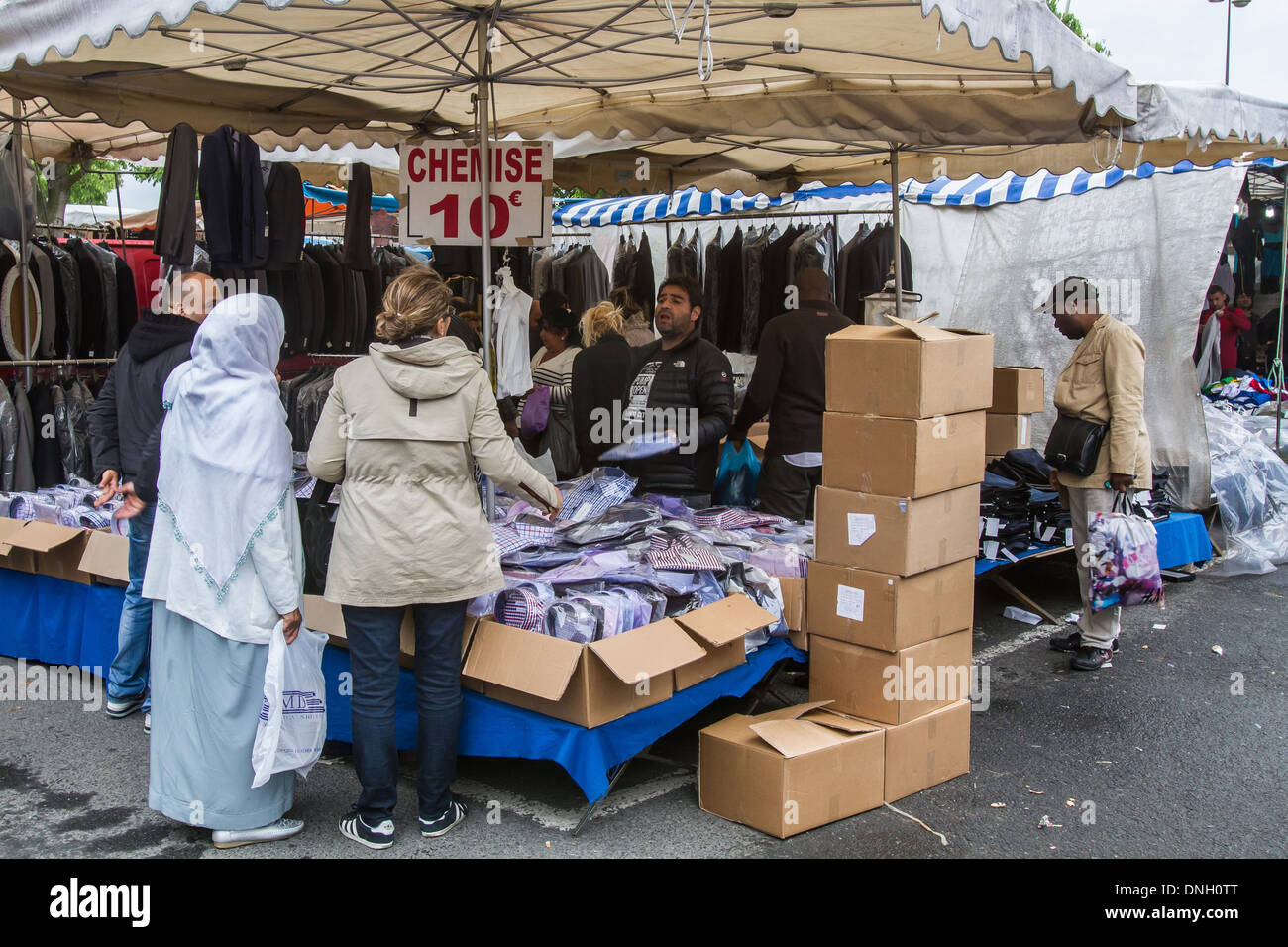 Marché aux puces, PORTE DE MONTREUIL, Montreuil (93) SEINE-SAINT-DENIS,  FRANCE Photo Stock - Alamy