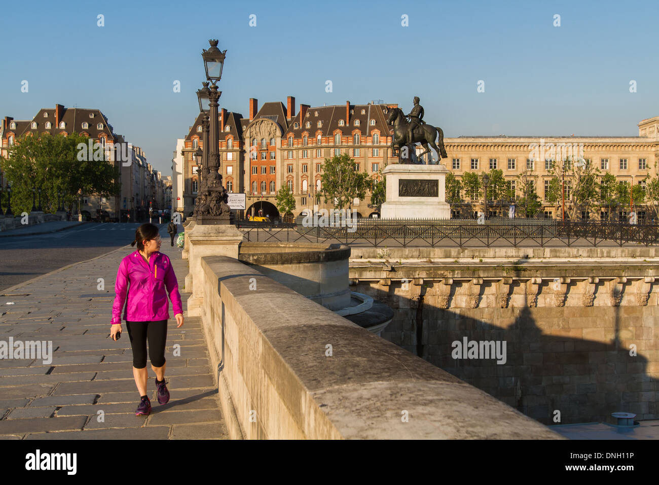 PONT NEUF, DE LA STATUE DE HENRI IV, 1er arrondissement, PARIS, FRANCE Banque D'Images