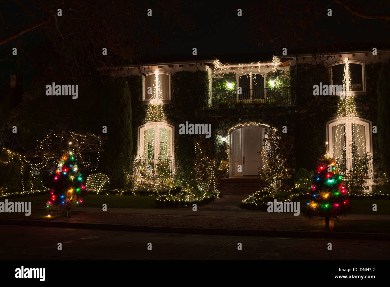 Suburban home Décorées pour Noël, Palo Alto, Californie Banque D'Images