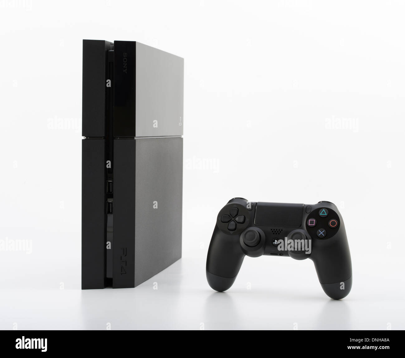 Console de jeux Sony Playstation 4 Nov 2013 parution Banque D'Images