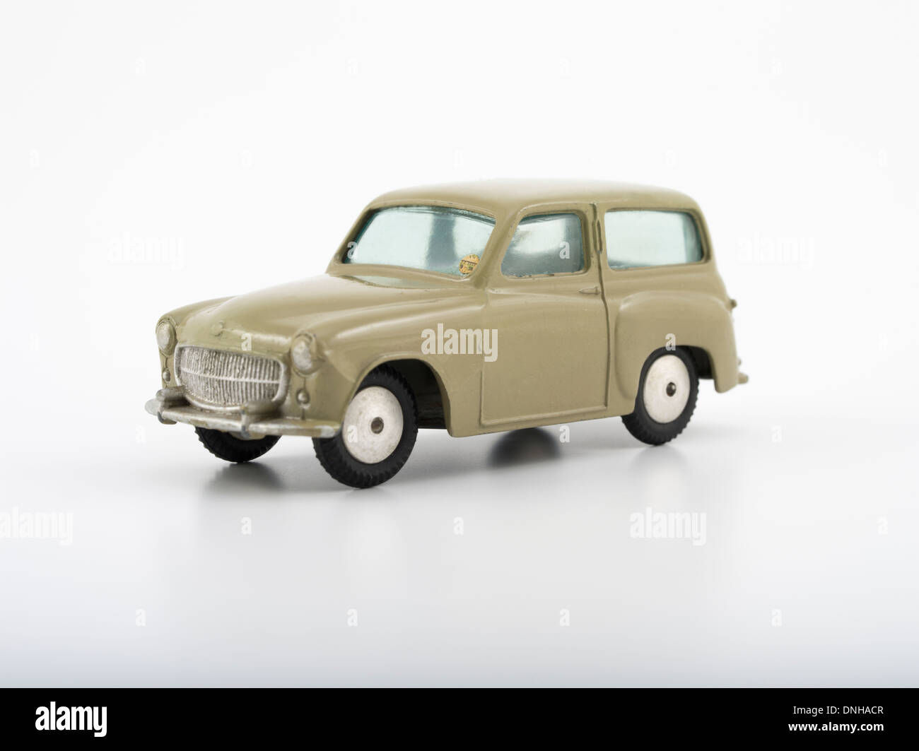 Die-cast Corgi Toys # 206 voiture Hillman Husky produit par 1956 Mettoy Playcraft Ltd. au Royaume-Uni. Banque D'Images