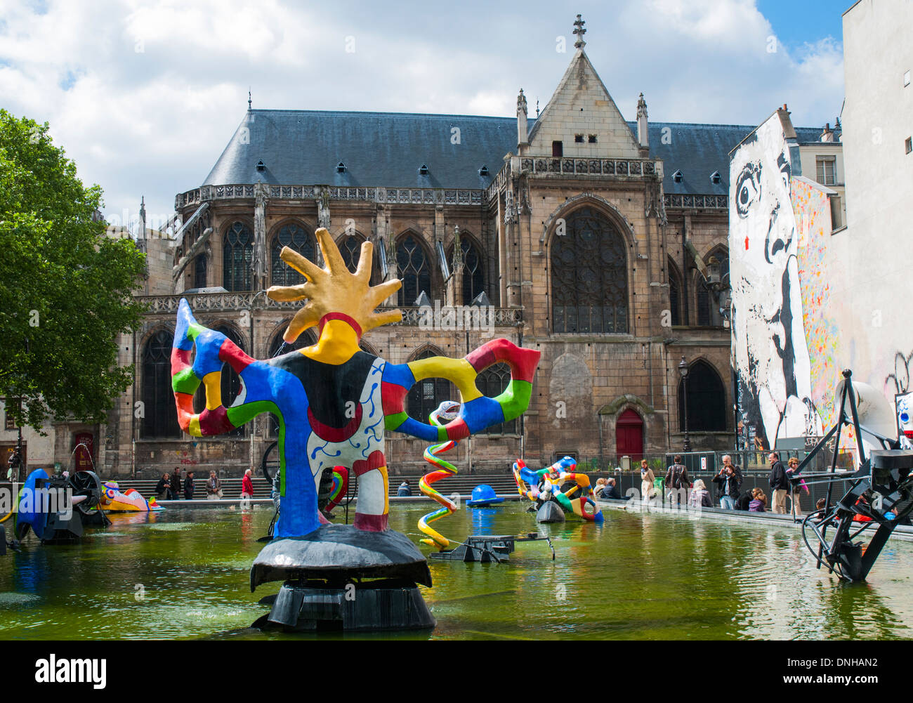 Fontaine près du centre Georges Pompidou, Paris Banque D'Images