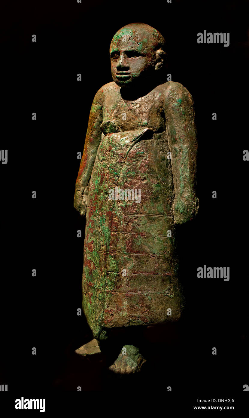 Statue d'un haut fonctionnaire de l'Empire du milieu de l'Égypte — free download