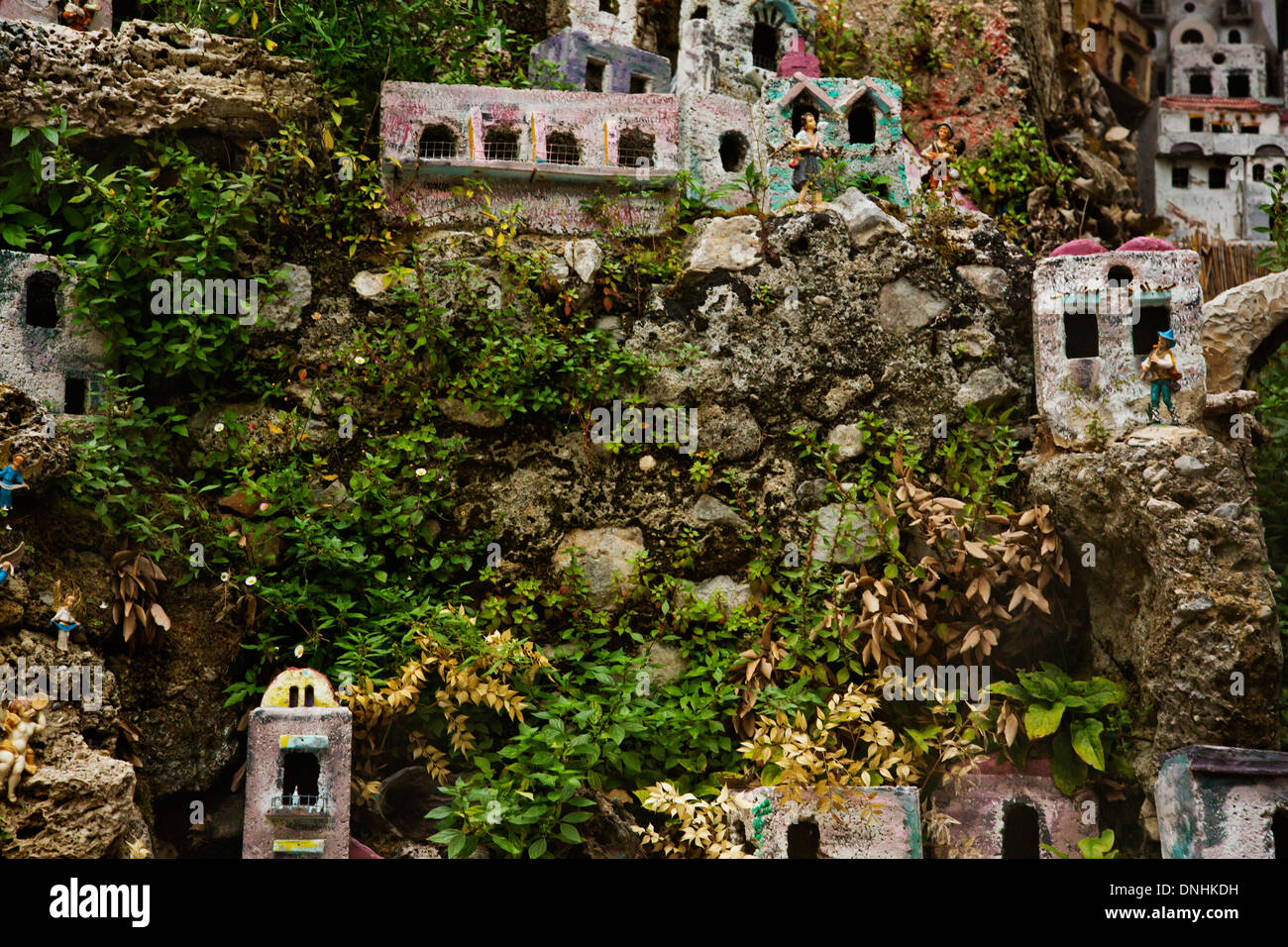 Maisons miniatures sur les rochers, Amalfi, Province de Salerne, Campanie, Italie Banque D'Images