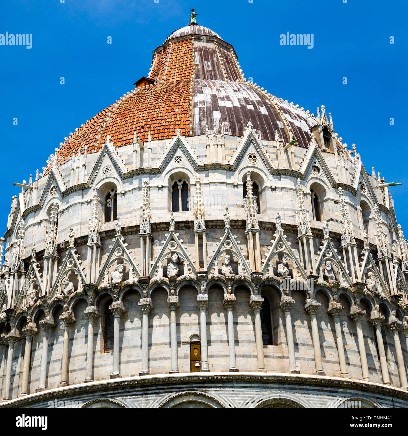 Portrait d'un édifice religieux, le Baptistère de Saint-Jean, la Piazza dei Miracoli, Pisa, Toscane, Italie Banque D'Images