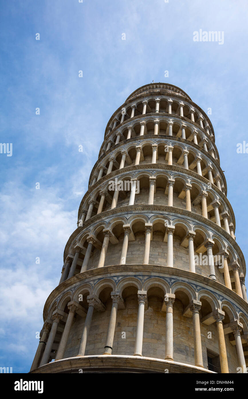 Low angle view of a Tower, Tour de Pise, la Piazza dei Miracoli, Pisa, Toscane, Italie Banque D'Images