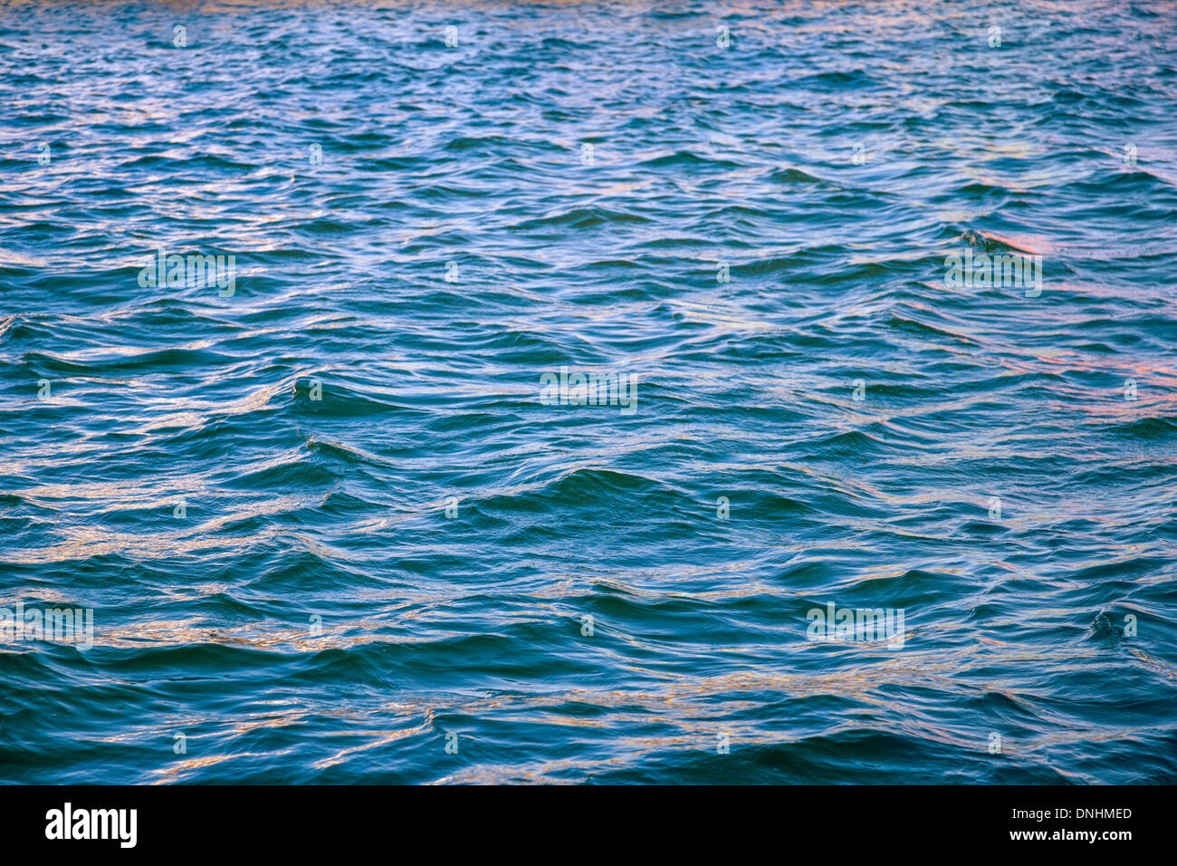 Des vagues de la mer, Barcelone, Catalogne, Espagne Banque D'Images