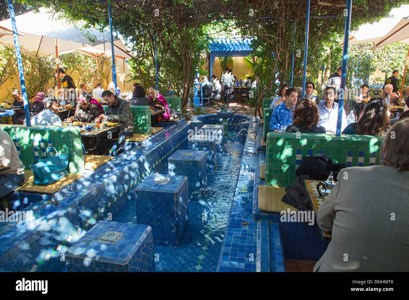 RESTAURANT ET BAR MAURESQUE LA SQALA SITUÉ DANS LES JARDINS DE L'ancien rempart, derrière l'ancienne Médina de Casablanca, Maroc, Afrique Banque D'Images