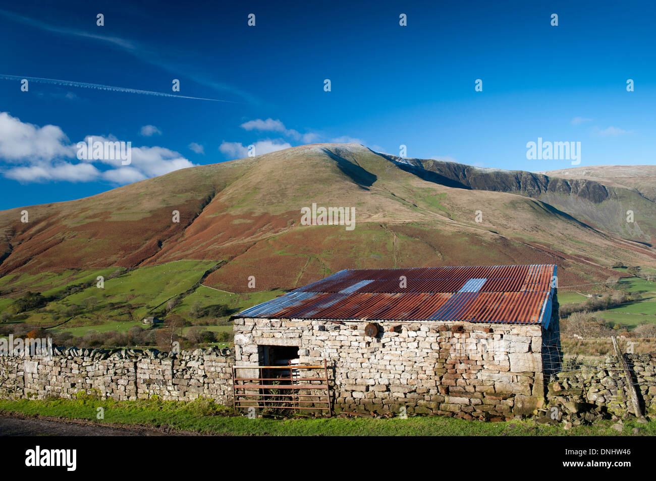 La fin de l'automne sur Cautley Crag dans la Howgills, vu de Bluecaster, Sedbergh, Cumbria, Royaume-Uni Banque D'Images