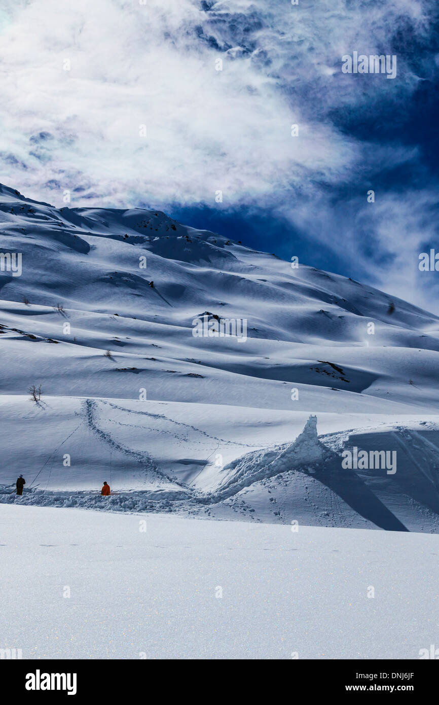 Action de ski et de snowboard à Livigno, Alpes italiennes, Italie Banque D'Images
