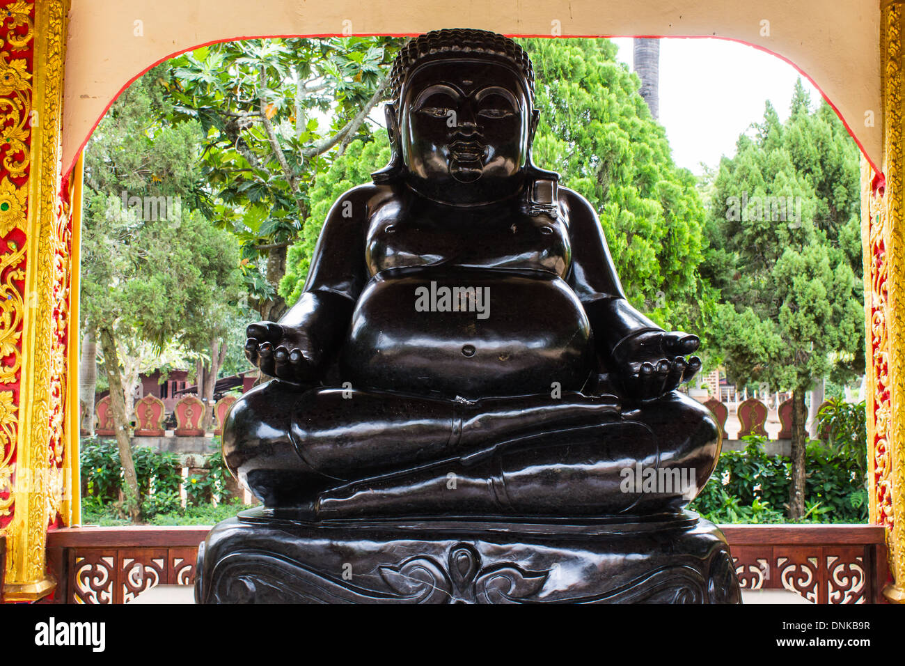 Maha Katyayana noir, le bouddhisme sculpture Banque D'Images