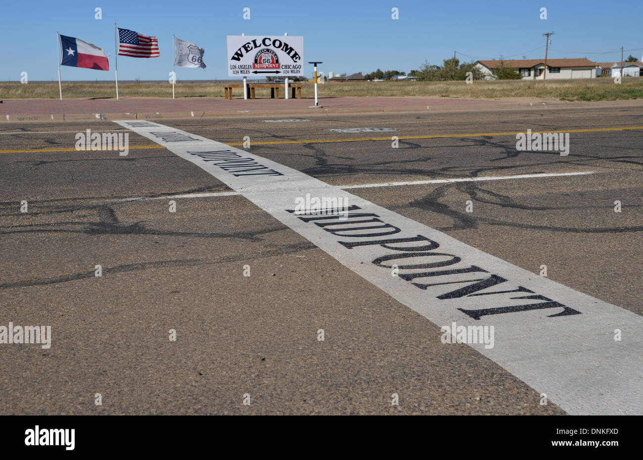 Route 66 Milieu, Adrian, Texas - à mi-chemin entre Chicago et Los Angeles - 1139 milles dans l'autre direction Banque D'Images