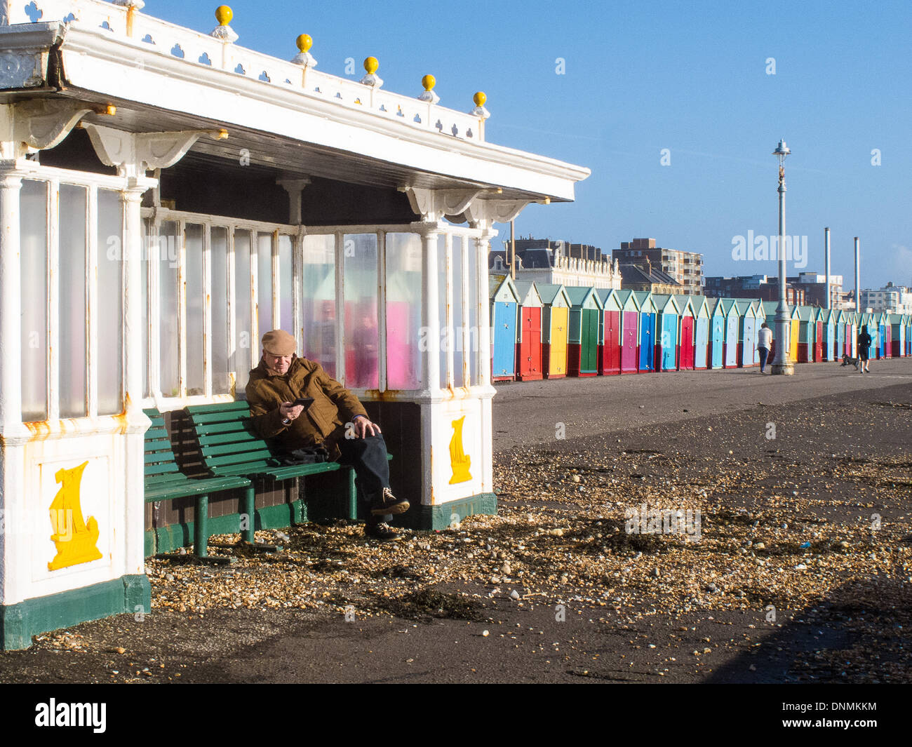 Brighton, East Sussex, UK . 09Th Jan, 2014. Une place au soleil - un répit après la tempête le soleil inonde la côte sud Crédit photo : Julia Claxton/Alamy Live News Banque D'Images