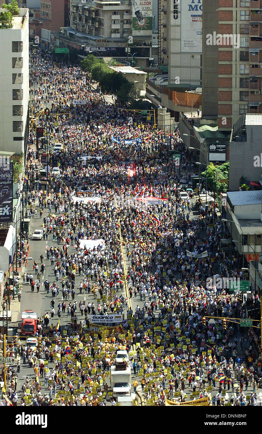 Les Vénézuéliens de protestation contre le président Hugo Chavez à Caracas, Venezuela, le 19 novembre 2002. Banque D'Images