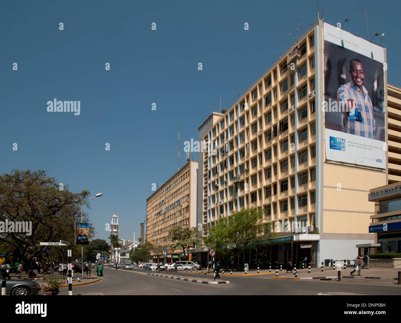City Hall Way avec des tours d'immeubles de plusieurs étages et Trans National Plaza à Nairobi Kenya Banque D'Images