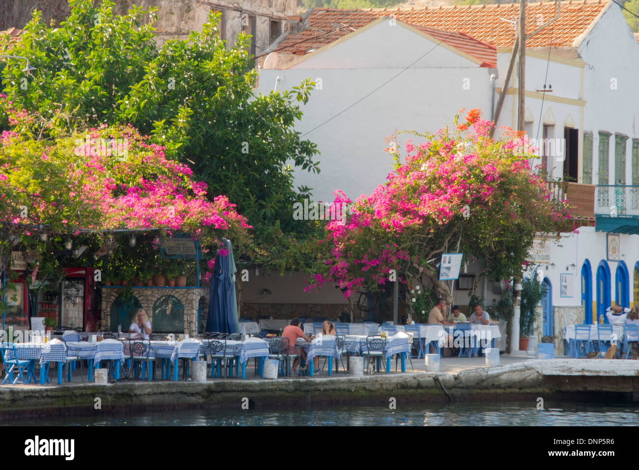 Spanien, Kastellorizo, Taverne Athena und rechts Taverne Lazarakis Banque D'Images