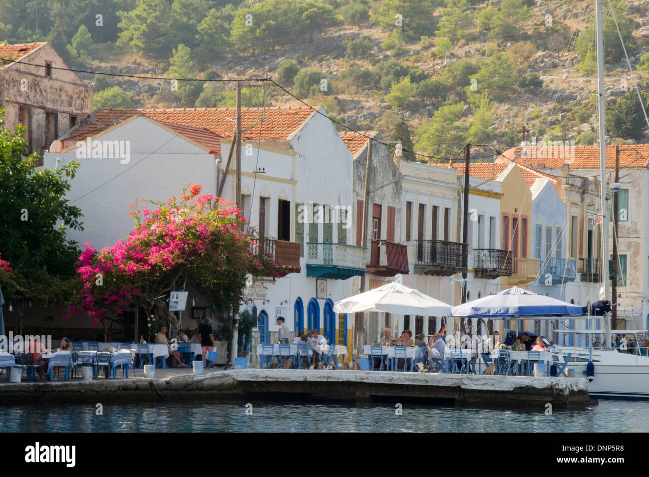 Spanien, Kastellorizo, Taverne Athena und rechts Taverne Lazarakis Banque D'Images
