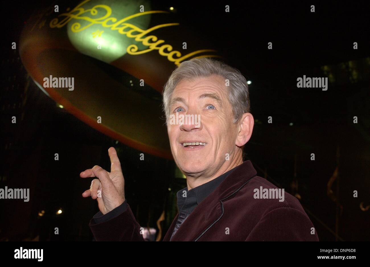Sir Ian McKellan bei der 'Europapremiere - la même, retour sur l'des Königs' im Kino Cine Star auf dem Potsdamer Platz à Berlin Banque D'Images