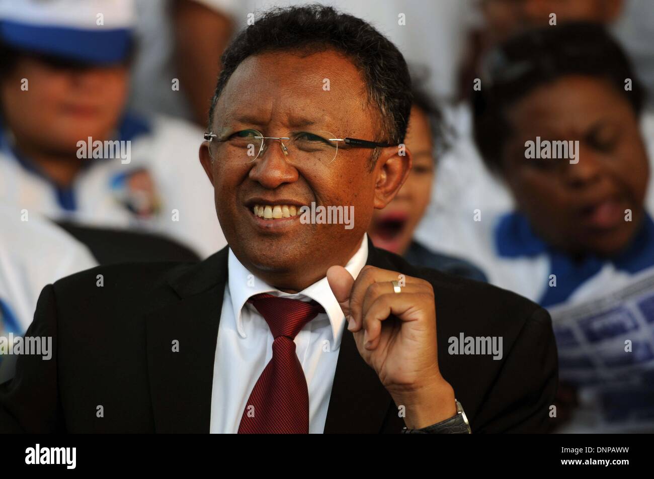 Antananarivo. 3 janvier, 2014. Le fichier photo prise le 23 octobre 2013 montre le candidat Hery Rajaonarimampianina Madagascarian faire un discours à Antananarivo, capitale de Madagascar. Hery Rajaonarimampianina a remporté le 20 décembre élection présidentielle à Madagascar, l'île de l'Océan Indien commission électorale a déclaré vendredi. Crédit : Il Xianfeng/Xinhua/Alamy Live News Banque D'Images