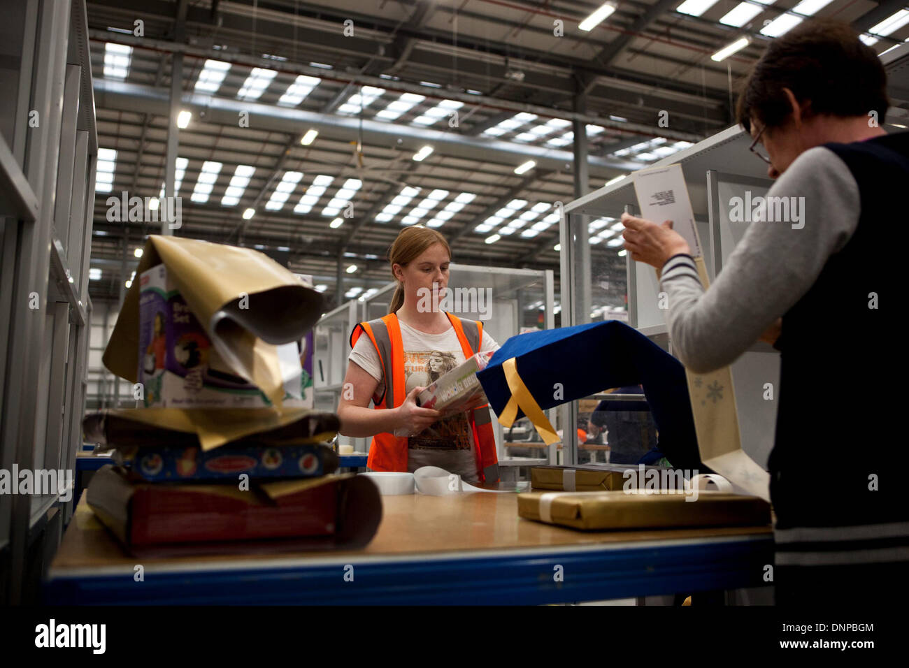 Dans les coulisses fascinantes photo du centre de distribution d'Amazon, dans le Staffordshire. Banque D'Images