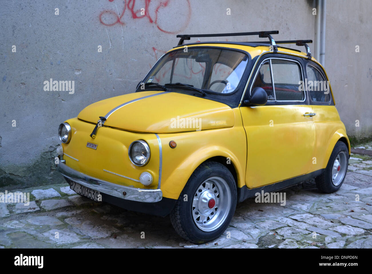 Fiat 500 d'origine, Maratea, Basilicate, Italie du Sud. Banque D'Images