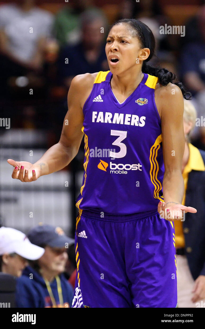 3 janvier 2014 - La WNBA est à la recherche d'un nouveau propriétaire Sparks après les Los Angeles Sparks groupe a cessé ses activités de l'équipe et du personnel mis à pied. Sur la photo : le 13 juin 2012 - Uncasville, Connecticut, États-Unis - Los Angeles Sparks en avant CANDACE PARKER (3) réagit à un appel au cours du match de basket-ball WNBA entre les Connecticut Sun et Los Angeles Sparks au Mohegan Sun Arena. Los Angeles a battu Minnesota 87-81. Banque D'Images