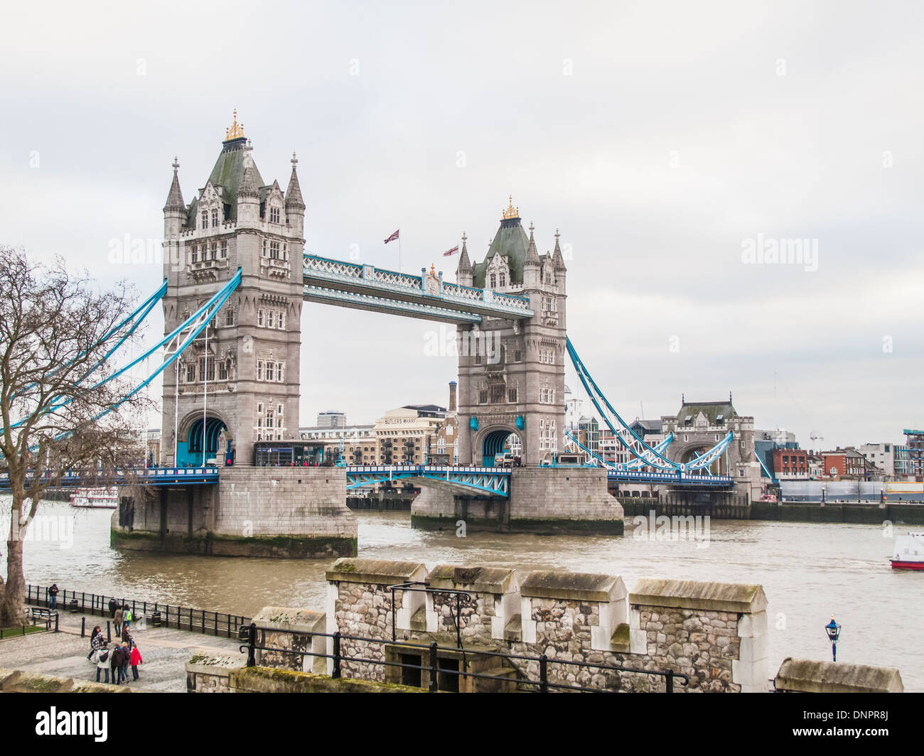 Tower Bridge, le célèbre monument de Londres sur la Tamise, vu de la