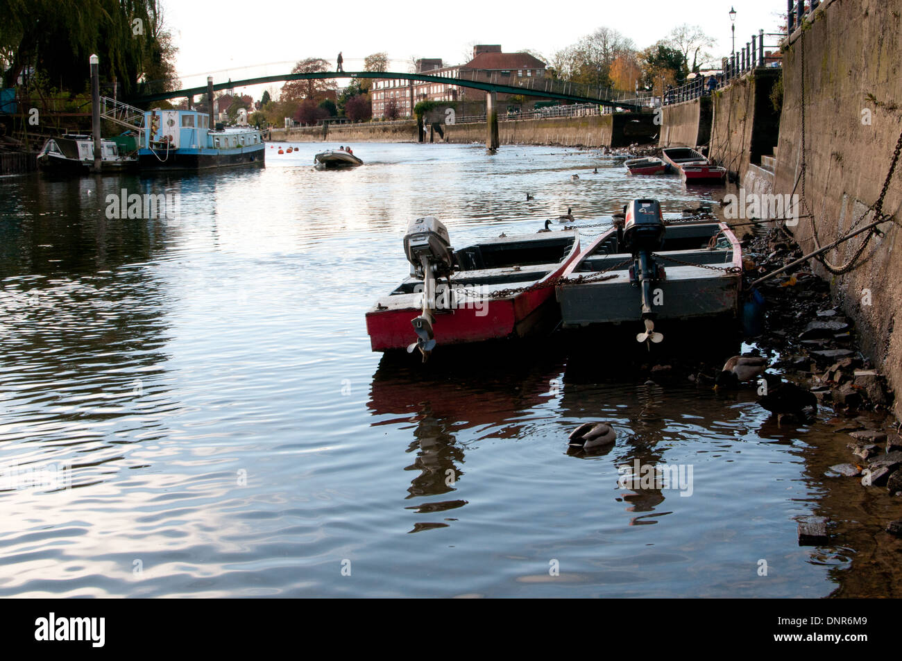 Bateaux sur la rivière Thames Twickenham Banque D'Images