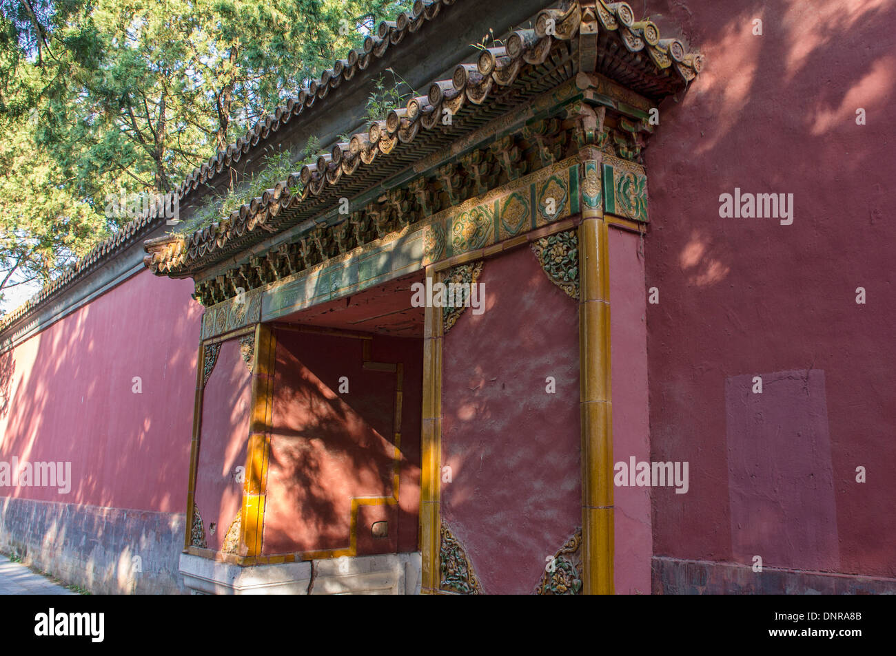 Vue sur une porte dans des tombes de la dynastie Ming à Pékin, Chine Banque D'Images