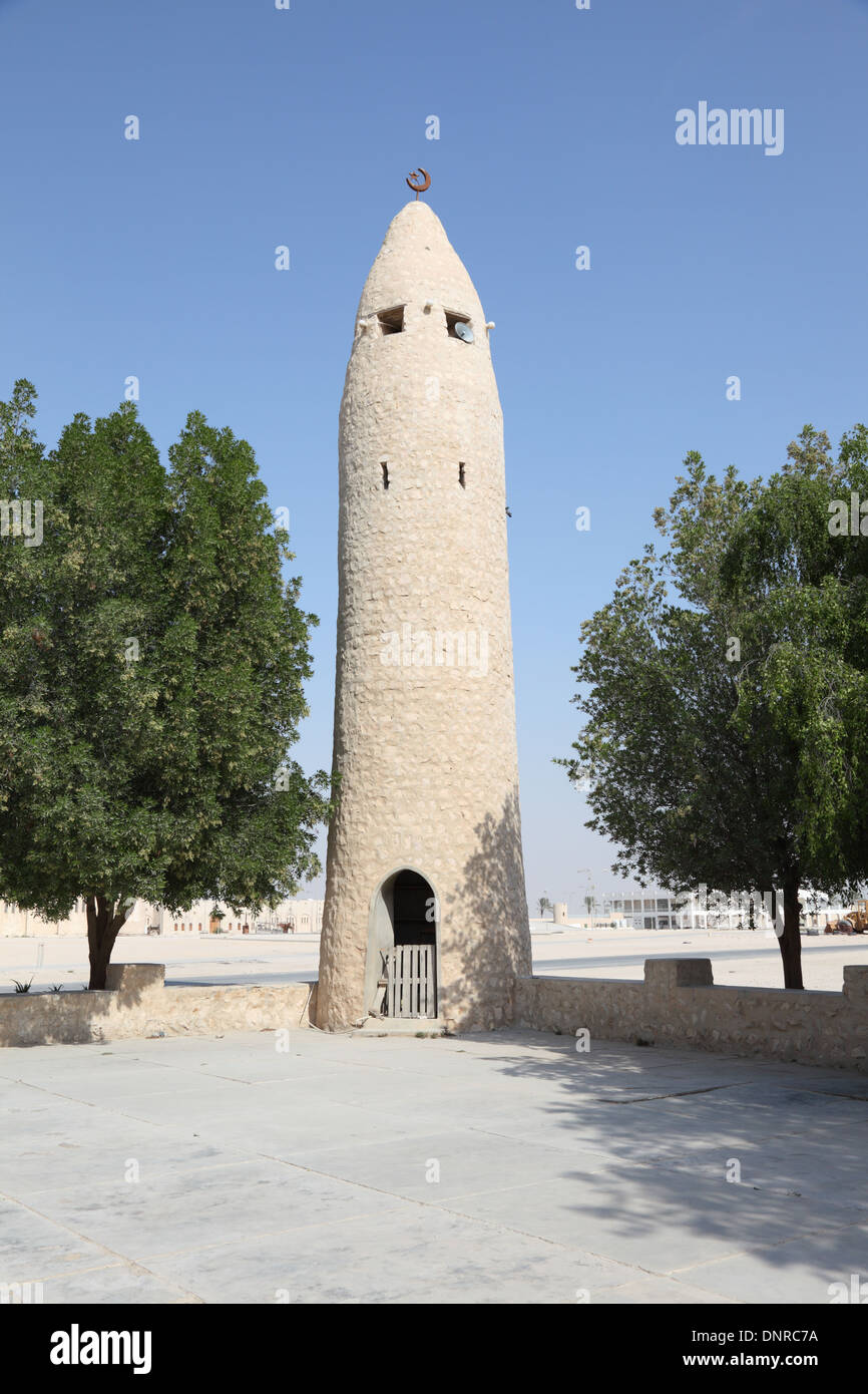 Ancienne mosquée minaret au Qatar, Moyen-Orient Banque D'Images