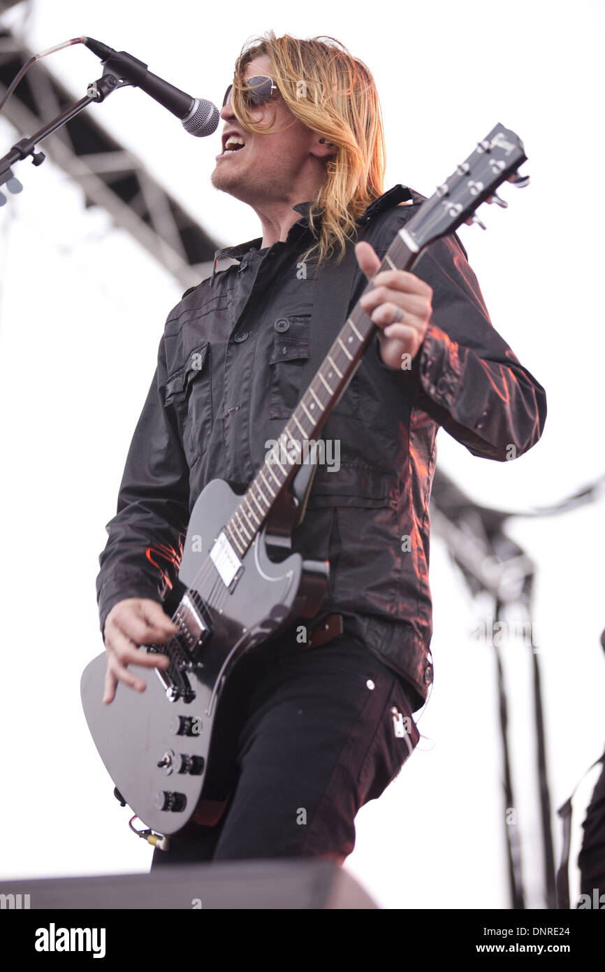 Oshkosh, Wisconsin, USA. 14 juillet, 2011. Le chanteur WES SCANTLIN de Puddle of Mudd fonctionne à 2011 USA Rock Music Festival à Oshkosh, Wisconsin © Daniel DeSlover/ZUMAPRESS.com/Alamy Live News Banque D'Images