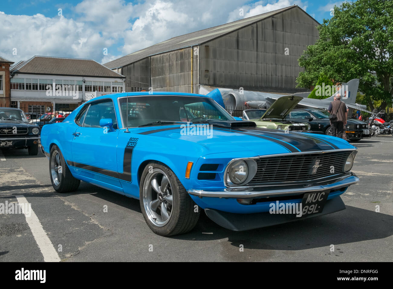 WEYBRIDGE, Surrey, UK - 18 août : classique bleu Mustang Boss 302 sur show à Brooklands Motor Musées Mustang rencontrez Banque D'Images